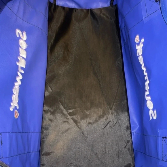 SOUTHWEST AIRLINES Royal Blue Carry On Duffel Shoulder Lrg Travel Bag NWOT - Picture 4 of 6
